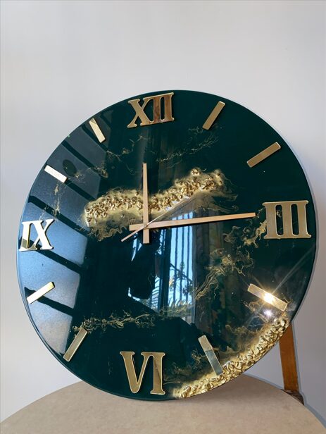 Relógio verde com dourado